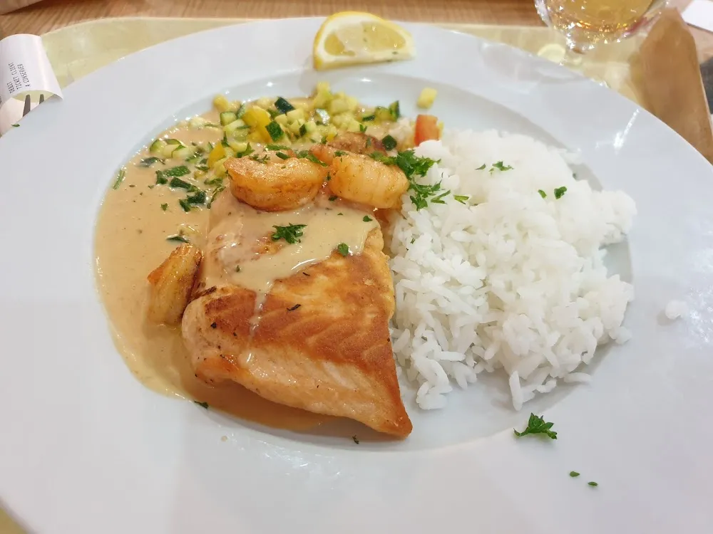 Saumon Crevettes Sauce Perigourdine